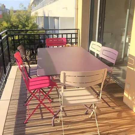 T3 Avec Terrasse, Proche Port, Commerces Et Plage *
