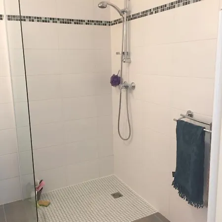 Appartement T3 Avec Terrasse, Proche Port, Commerces Et Plage